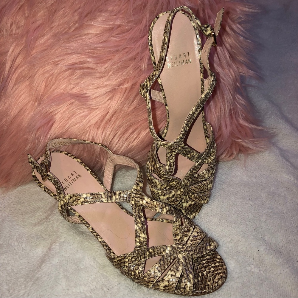 *SOLD!* 🤲🏼❤️👠Stuart Weitzman Snakeskin Heels